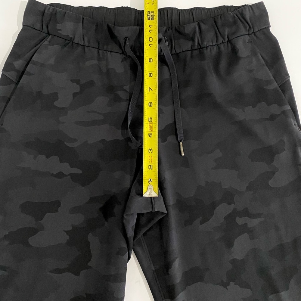 Lululemon On the Fly Straight Pants Size 10 Camo Like New - Picture 8 of 11
